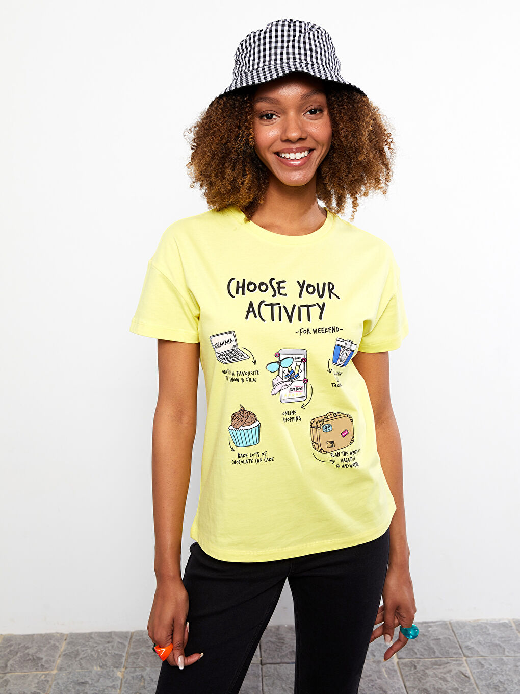 Sarı Bisiklet Yaka Baskılı Kısa Kollu Pamuklu Kadın Tişört-1