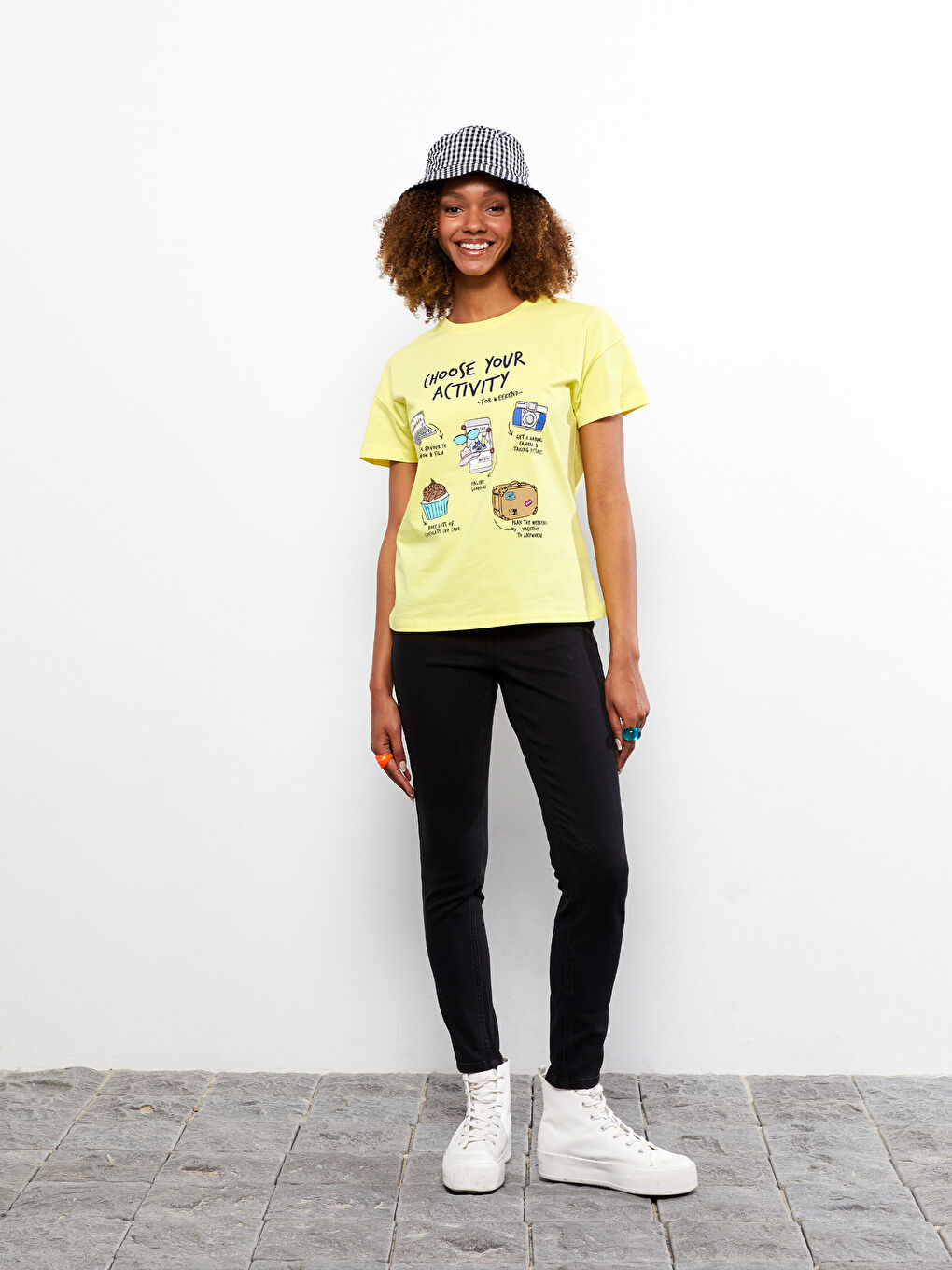 Sarı Bisiklet Yaka Baskılı Kısa Kollu Pamuklu Kadın Tişört-2