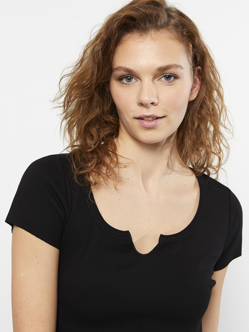 Әйелдерге арналған ойық жағалы өте тар пішім қысқа жең қысқартылған кроп-топ-7