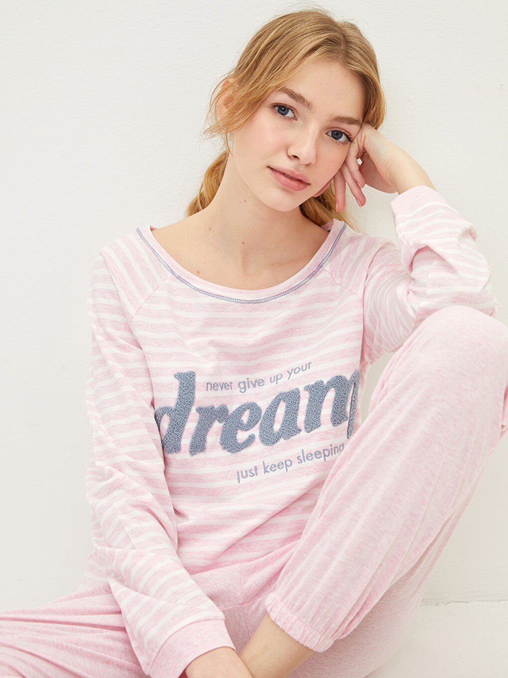 Pembe Bisiklet Yaka Çizgili Uzun Kollu Kadın Pijama Takımı