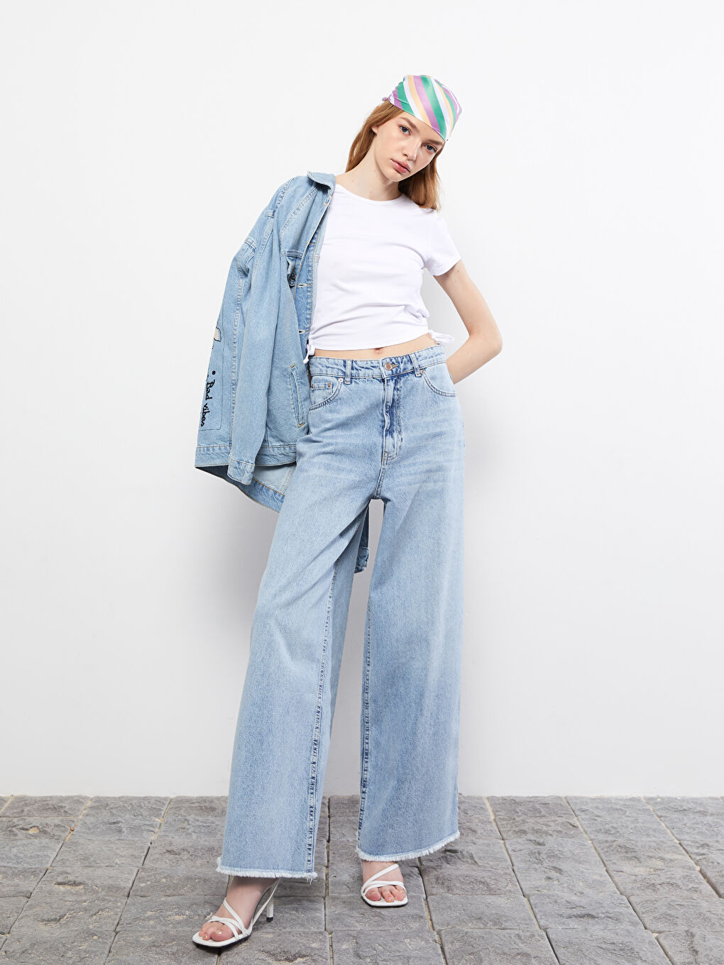 LCWAIKIKI Classic Mercury Skinny Fit Women's Rodeo Jean Pants with Pocket Detail -S2H495Z8-311