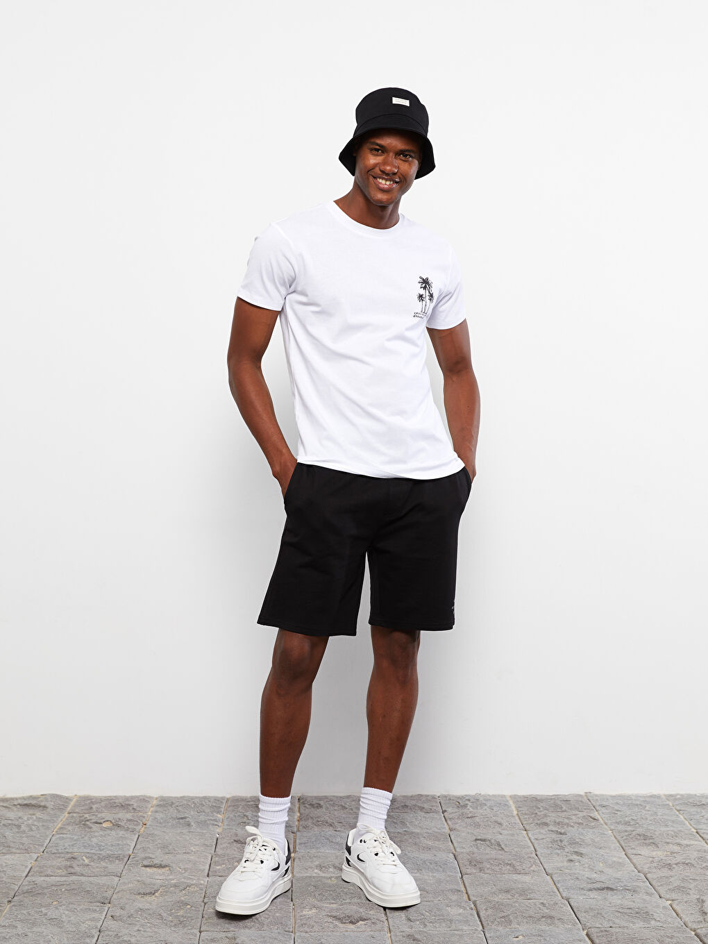 Beyaz Bisiklet Yaka Kısa Kollu Baskılı Penye Erkek Tişört-1