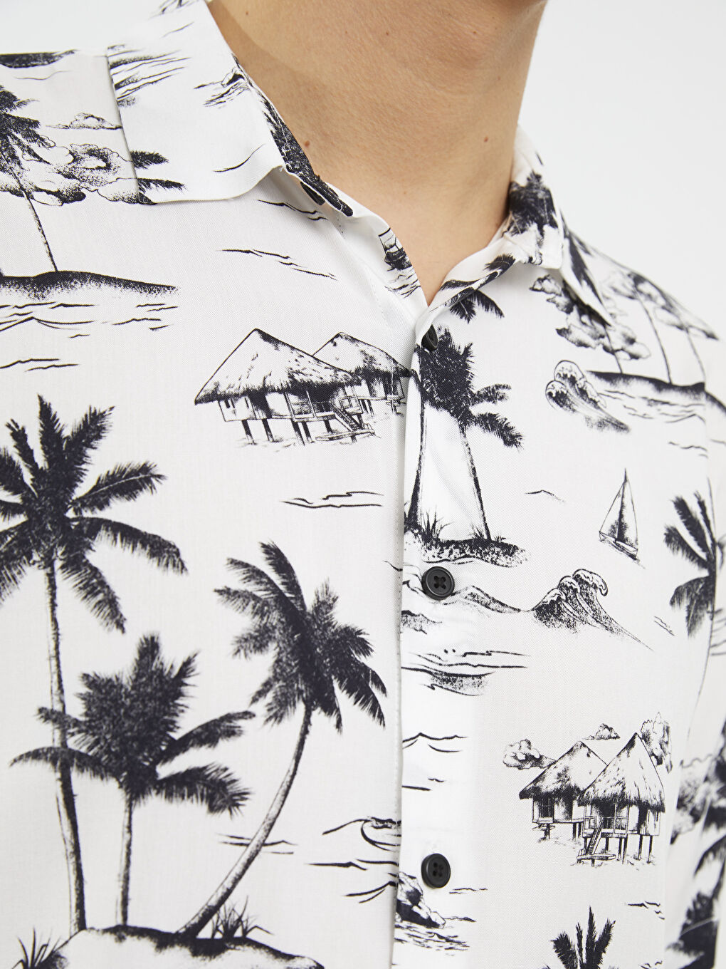 Beyaz Regular Fit Kısa Kollu Desenli Viskon Erkek Gömlek-3