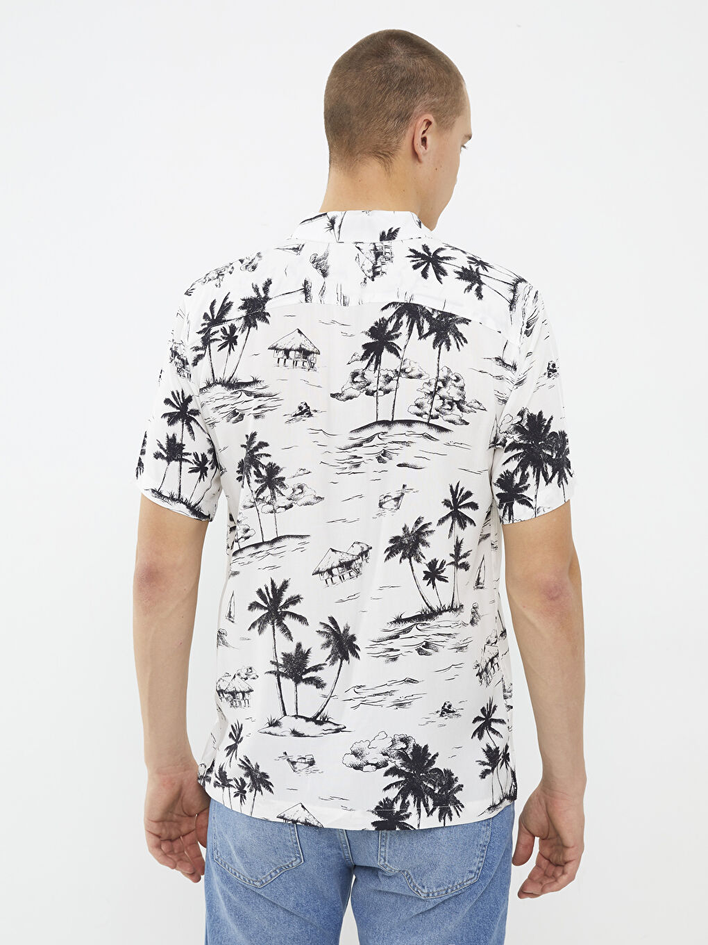 Beyaz Regular Fit Kısa Kollu Desenli Viskon Erkek Gömlek-4