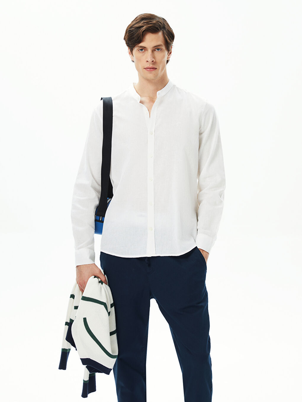 Beyaz Regular Fit Hakim Yaka Uzun Kollu Erkek Gömlek