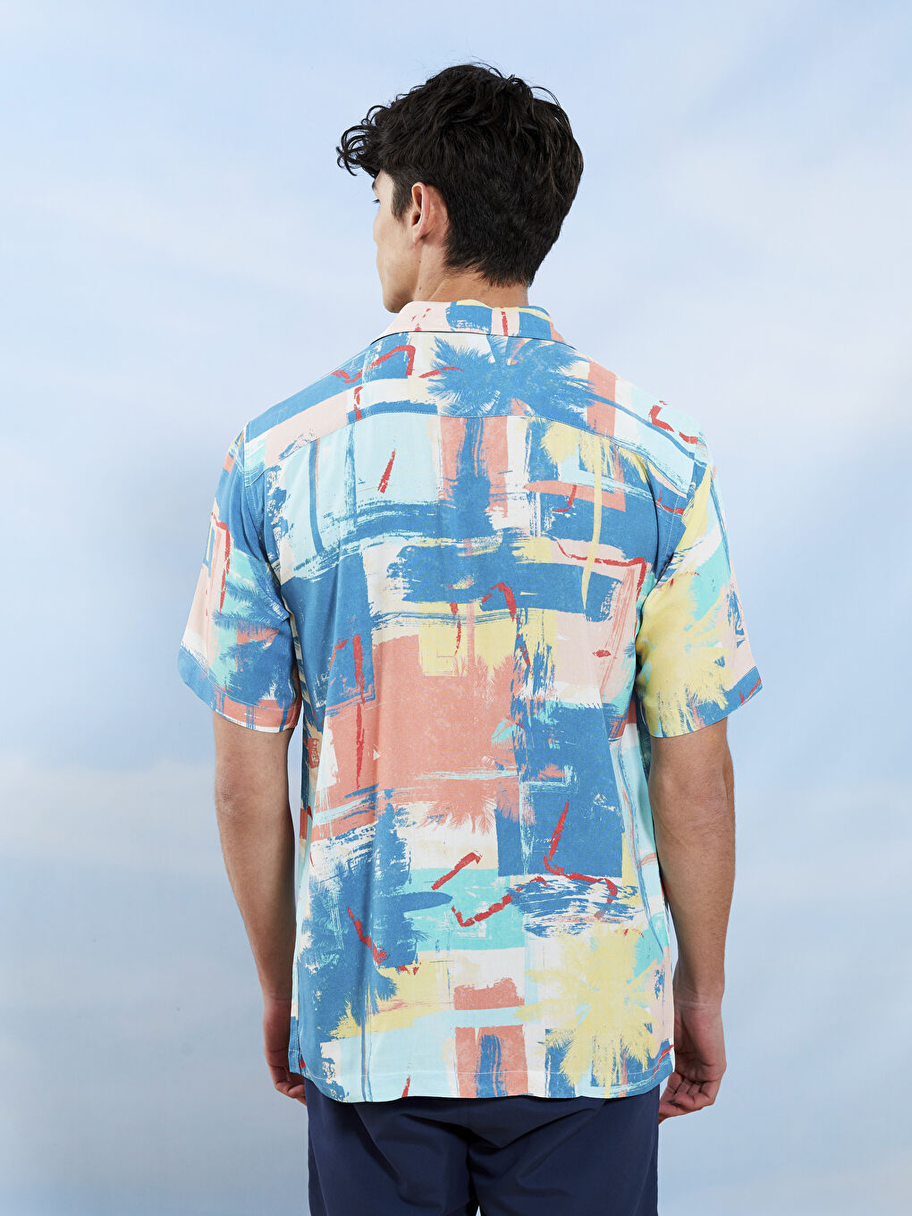 Beyaz Regular Fit Kısa Kollu Desenli Viskon Erkek Gömlek-8