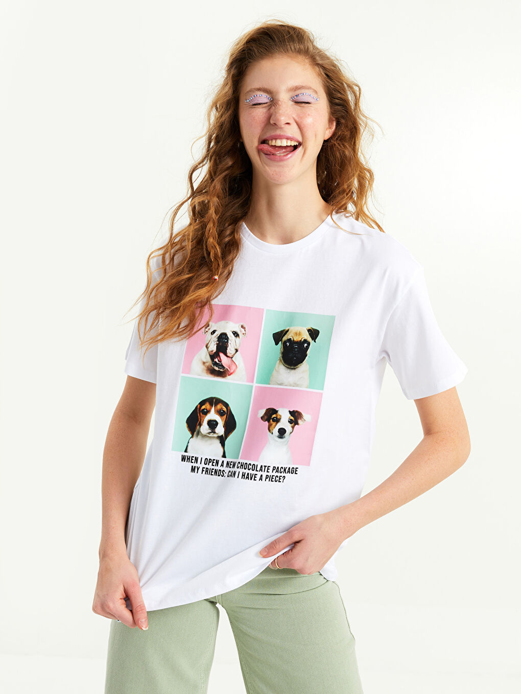 Beyaz Bisiklet Yaka Baskılı Kısa Kollu Pamuklu Kadın Tişört