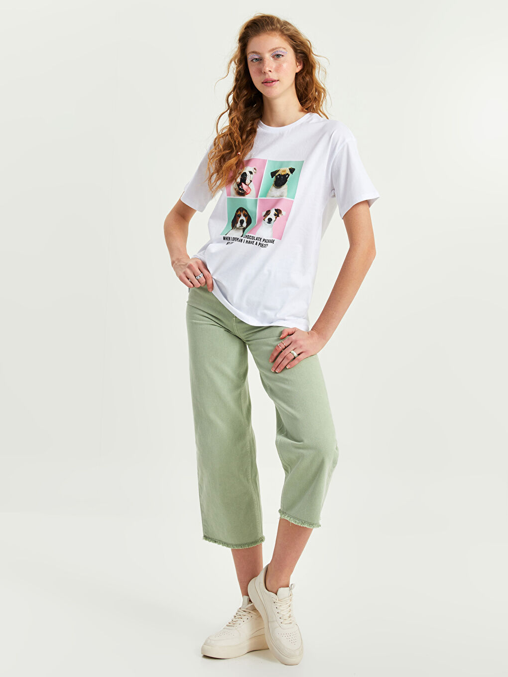 Beyaz Bisiklet Yaka Baskılı Kısa Kollu Pamuklu Kadın Tişört-1