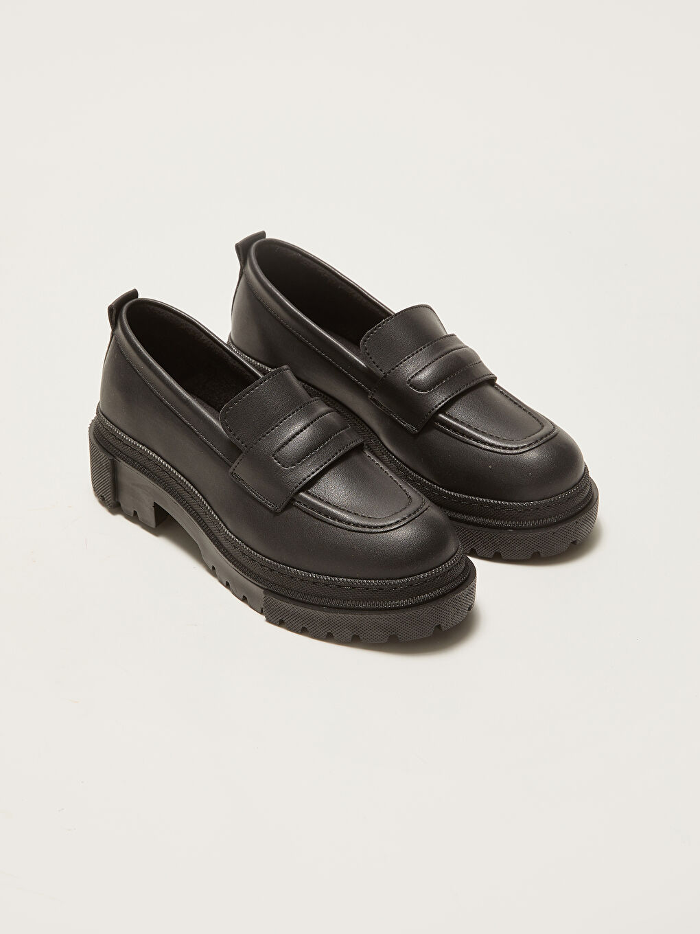 LC WAIKIKI Siyah Kalın Taban Kadın Loafer Ayakkabı