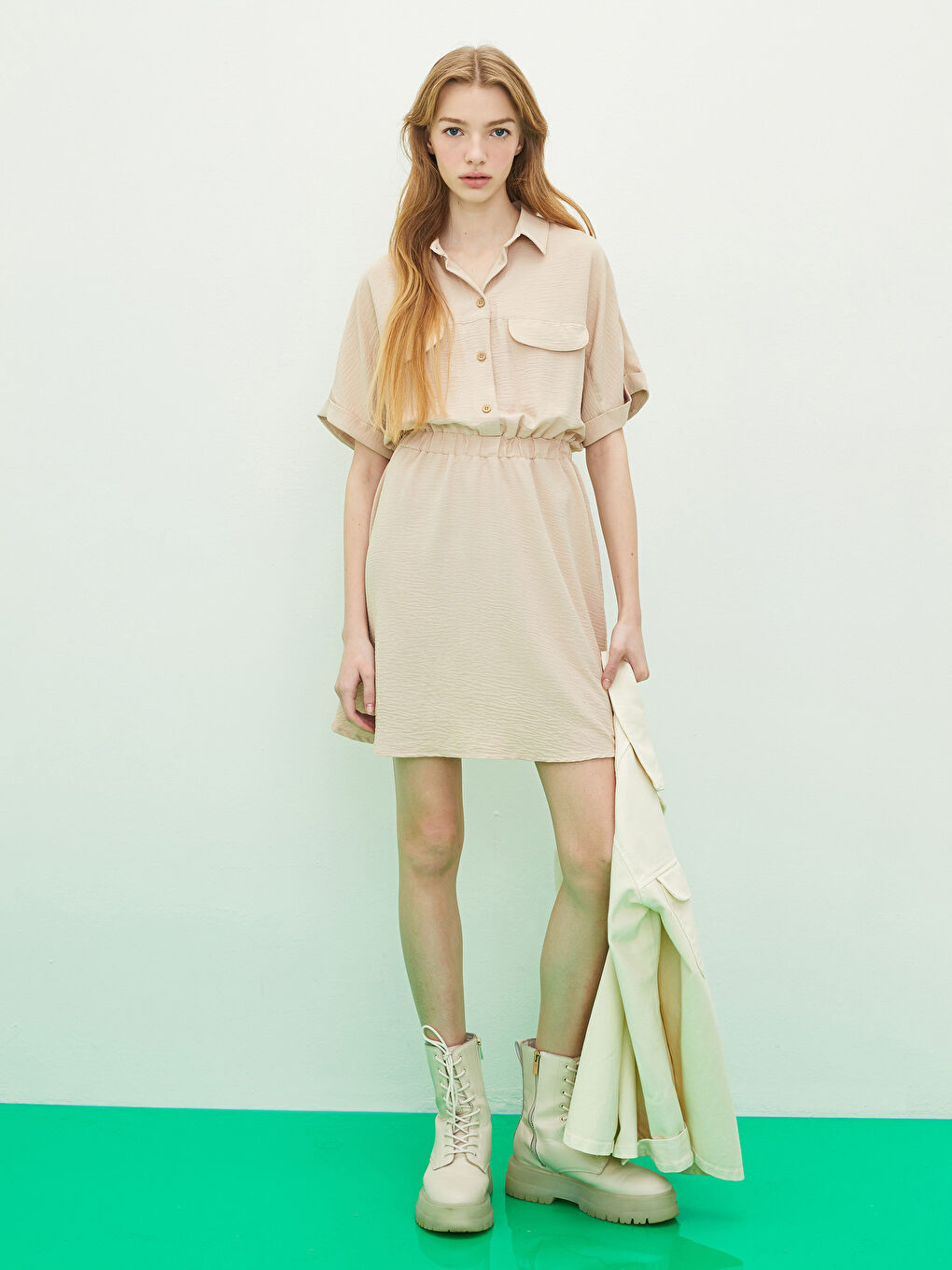 Rochie simplă cu mânecă scurtă și guler pentru femei-1