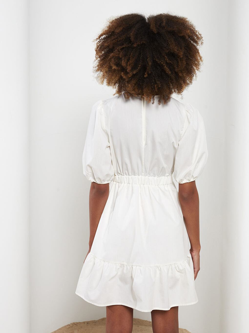 Ekru Bisiklet Yaka Nakışlı Kısa Kollu Kadın Elbise-5