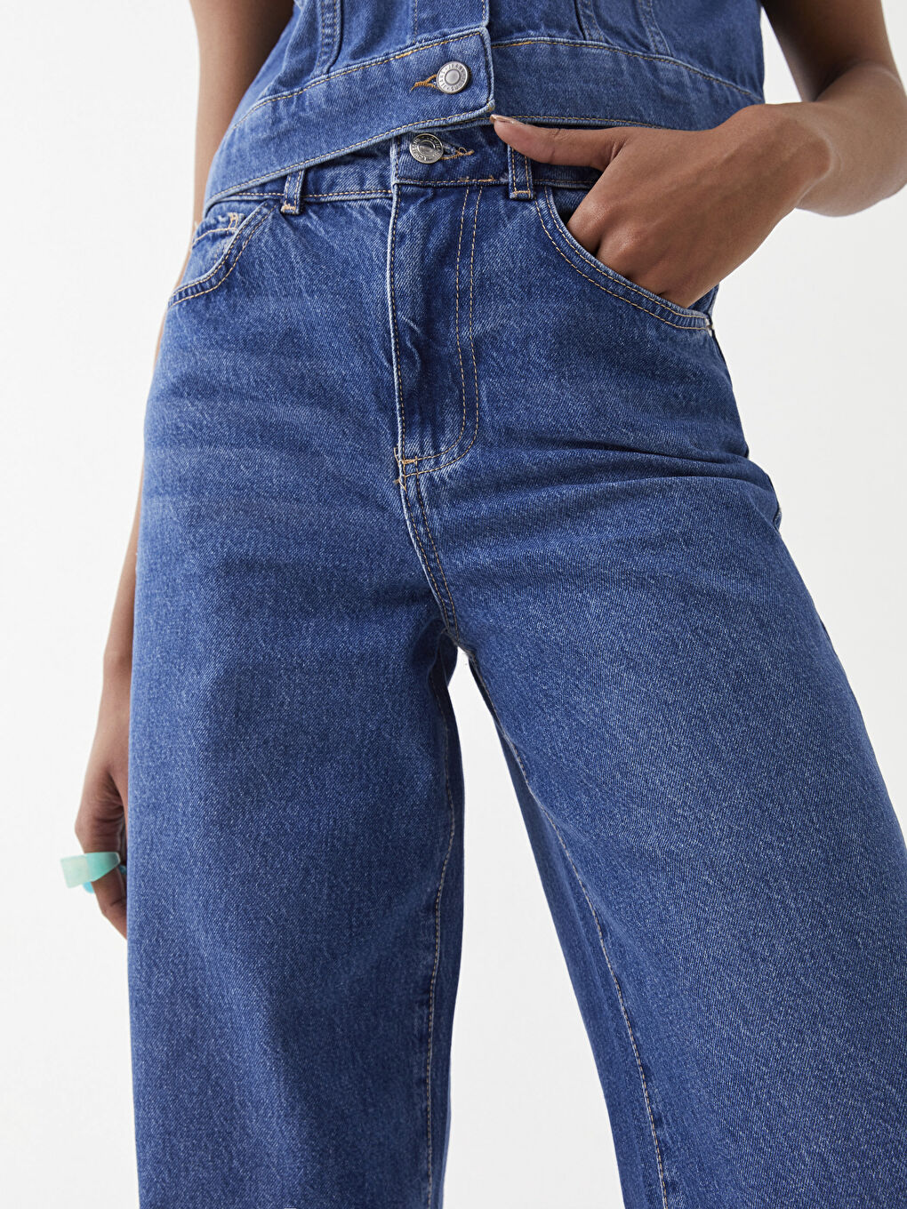 İndigo Wideleg Cep Detaylı Kadın Sürdürülebilir Jean Pantolon-9