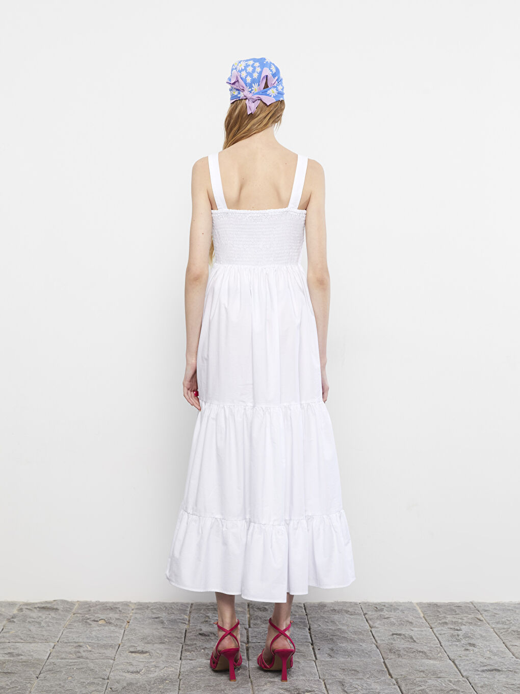 Beyaz Kare Yaka Düz Askılı Poplin Kadın Elbise-4