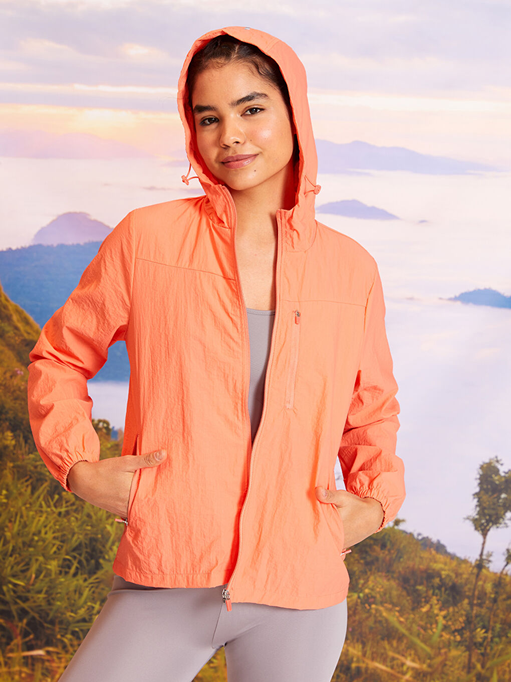 Mercan Kapüşonlu Düz Uzun Kollu Kadın Outdoor Yağmurluk