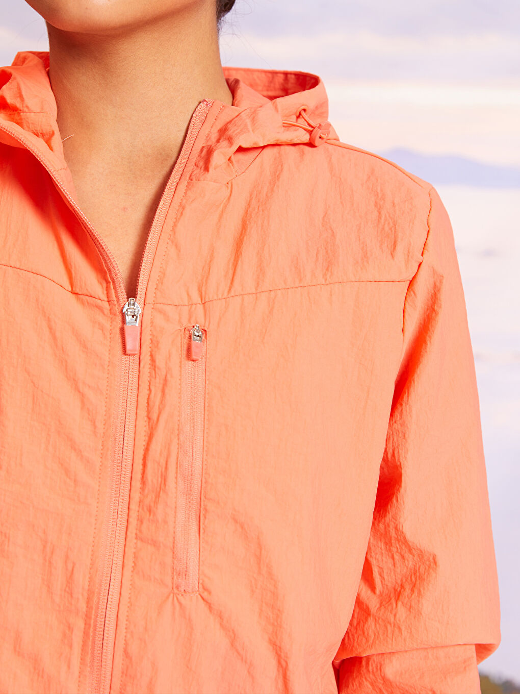 Mercan Kapüşonlu Düz Uzun Kollu Kadın Outdoor Yağmurluk-4