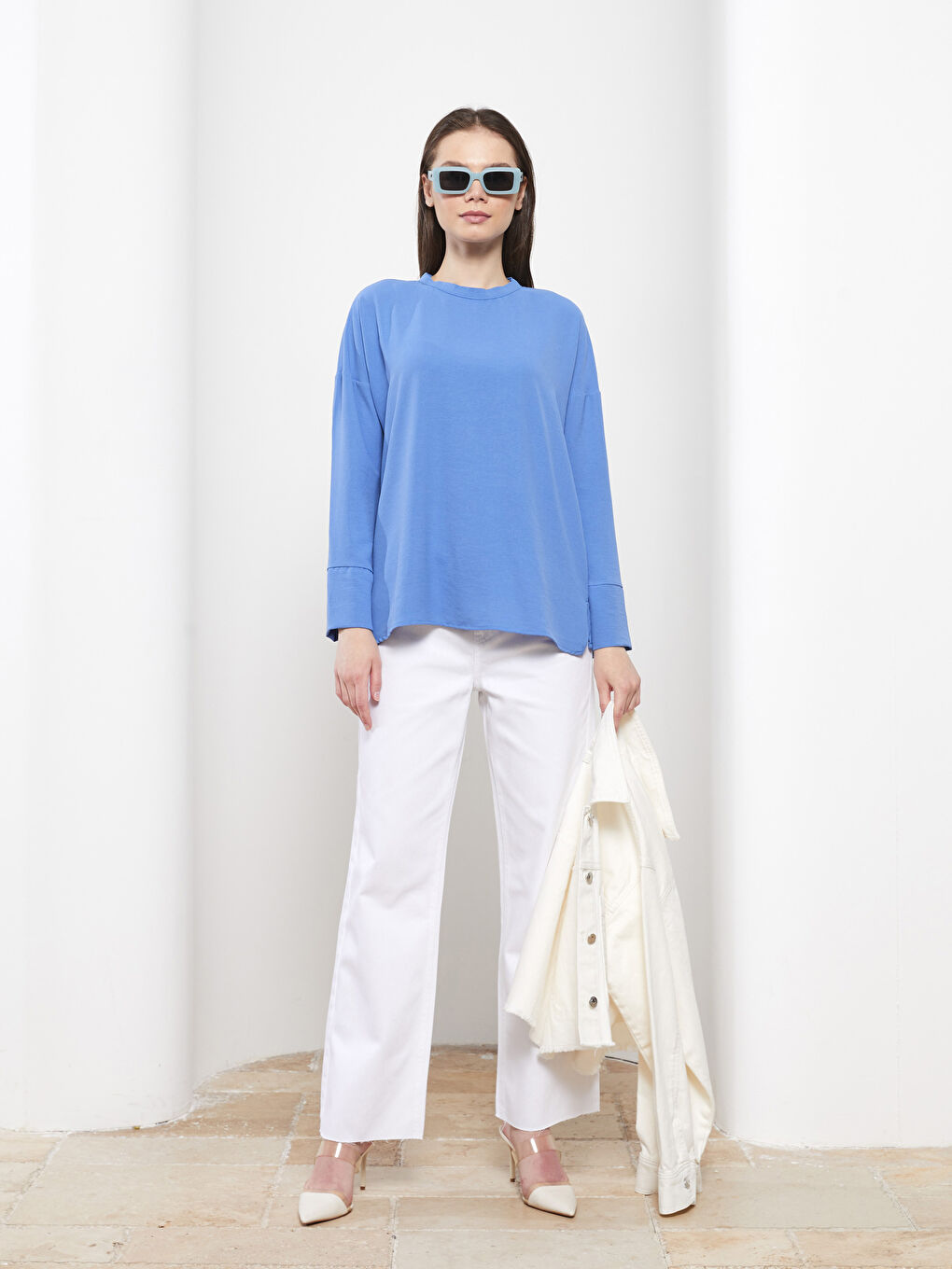 Beyaz Standart Fit Düz Cep Detaylı Kadın Rodeo Jean Pantolon-1