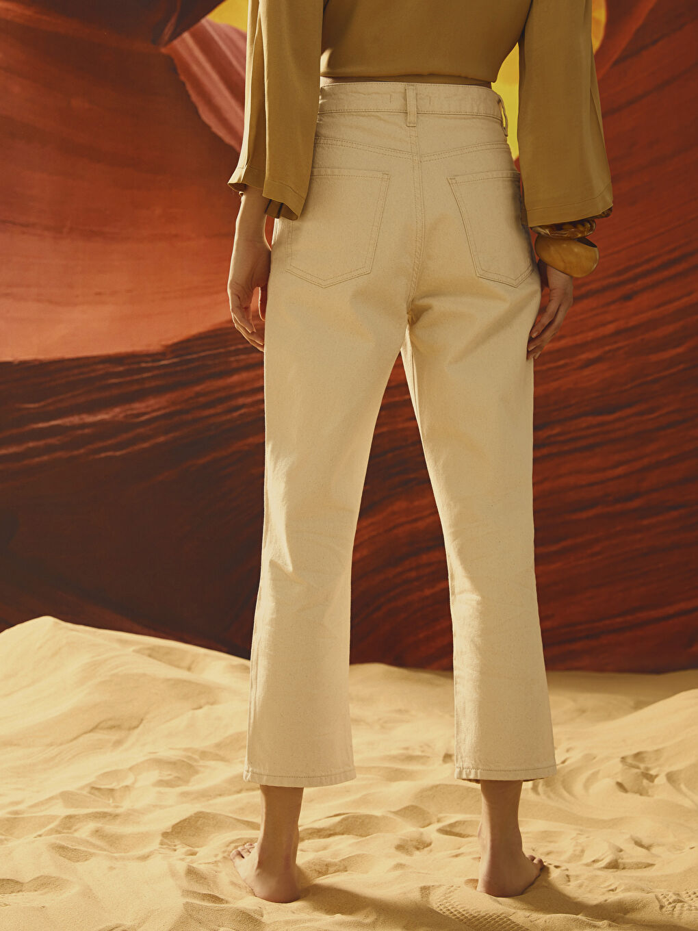 High Waisted Standard Fit Regular Pocket Detailed Women's Denim Trousers-5