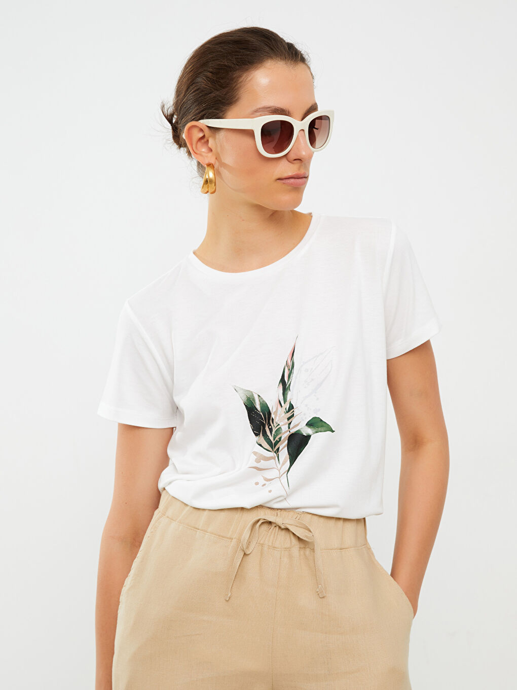 Ekru Bisiklet Yaka Baskılı Kısa Kollu Kadın Tişört-2