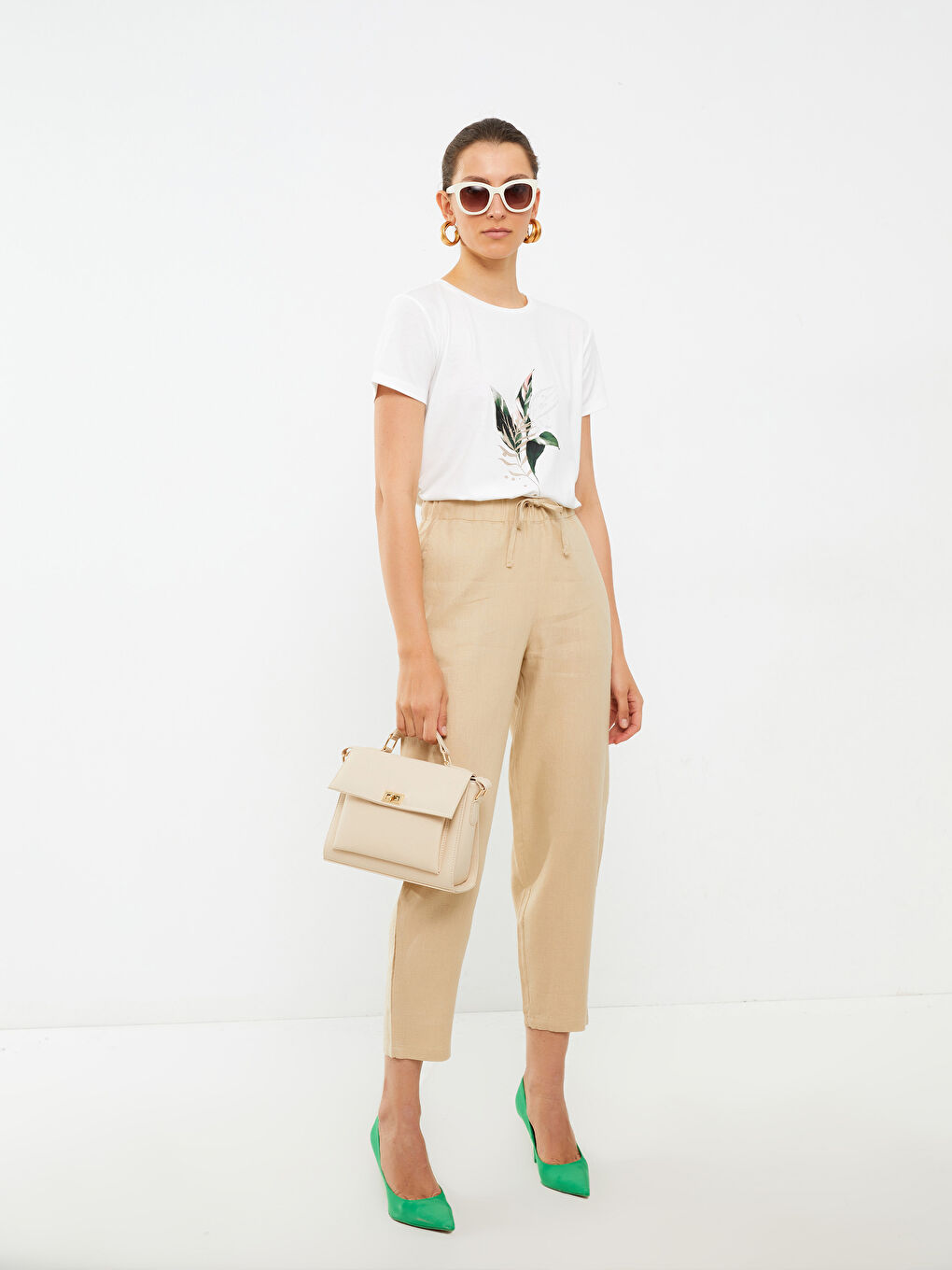 Ekru Bisiklet Yaka Baskılı Kısa Kollu Kadın Tişört-3