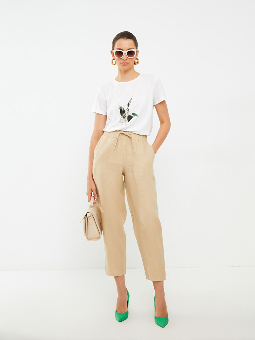 Ekru Bisiklet Yaka Baskılı Kısa Kollu Kadın Tişört-4