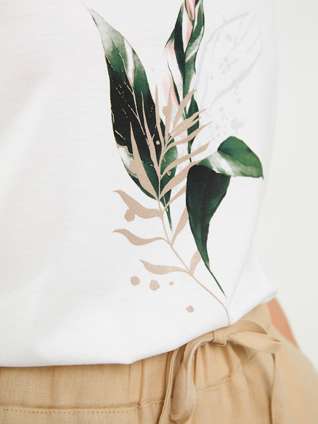 Ekru Bisiklet Yaka Baskılı Kısa Kollu Kadın Tişört-6