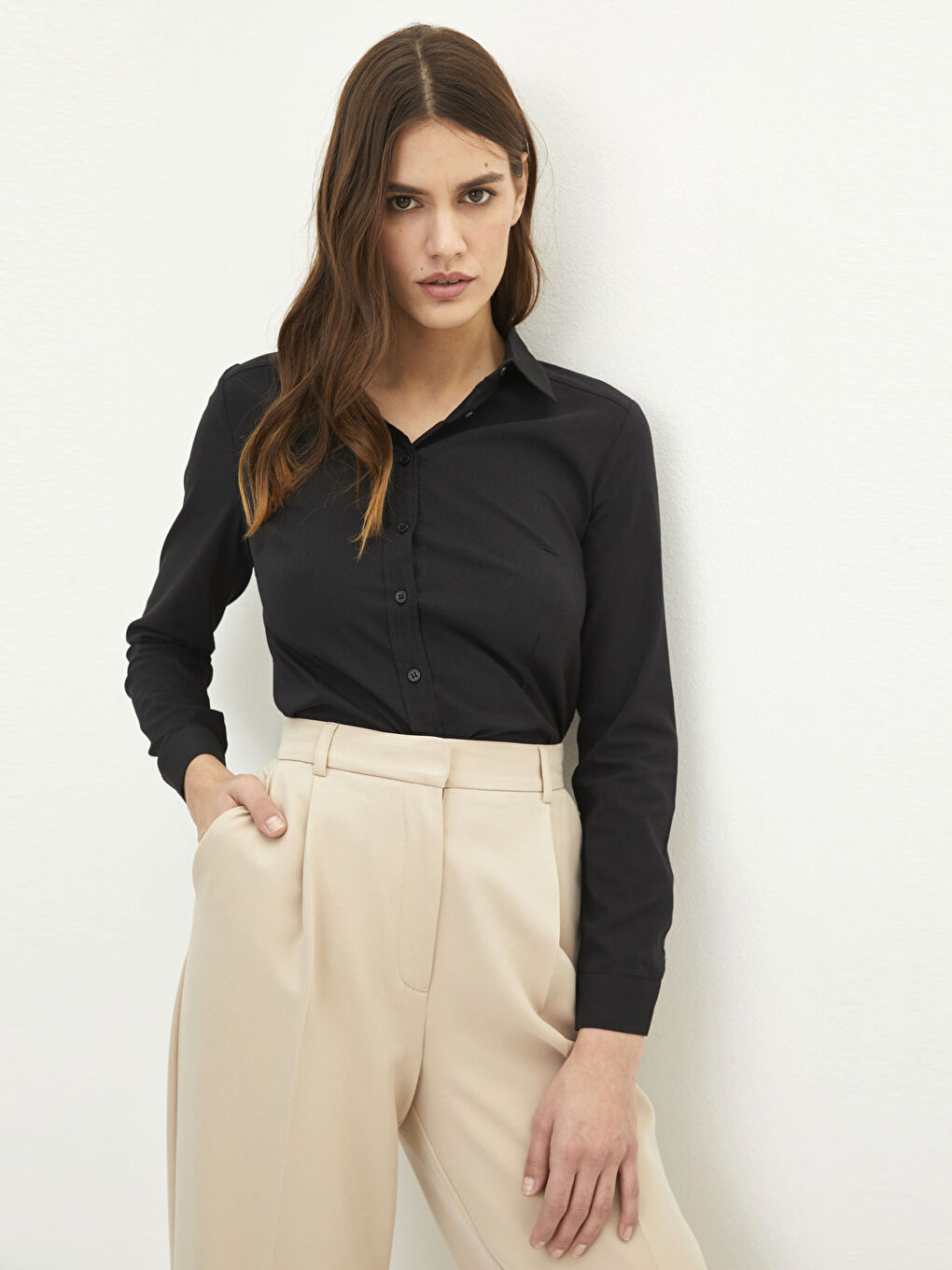 Siyah Önden Düğme Kapamalı Düz Uzun Kollu Kadın Gömlek