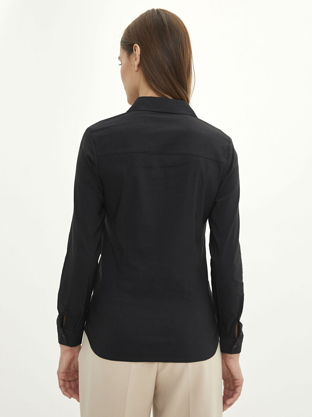 Siyah Önden Düğme Kapamalı Düz Uzun Kollu Kadın Gömlek-4