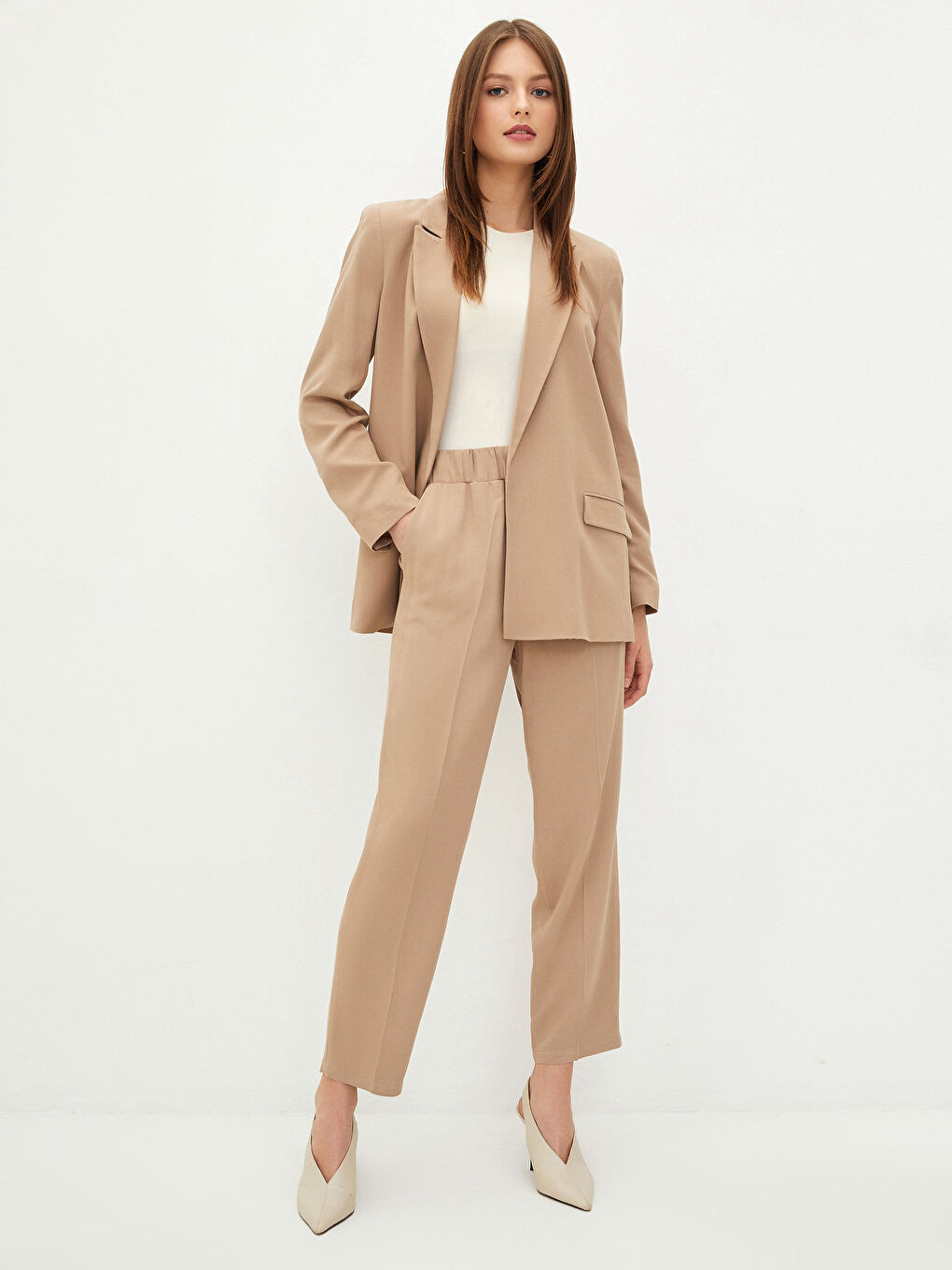 LCW Vision Beli Lastikli Standart Fit Düz Cep Detaylı Gabardin Kadın Pantolon -S2HA86Z8-S8R