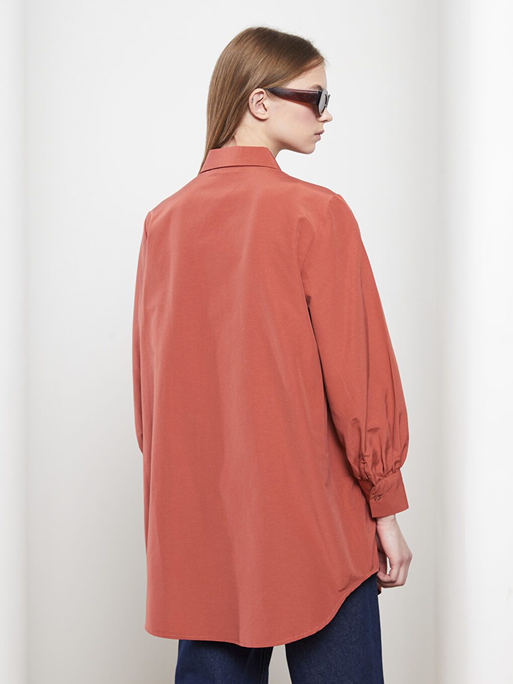 Kahverengi Düz Uzun Kollu Oversize Poplin Kadın Gömlek Tunik-3