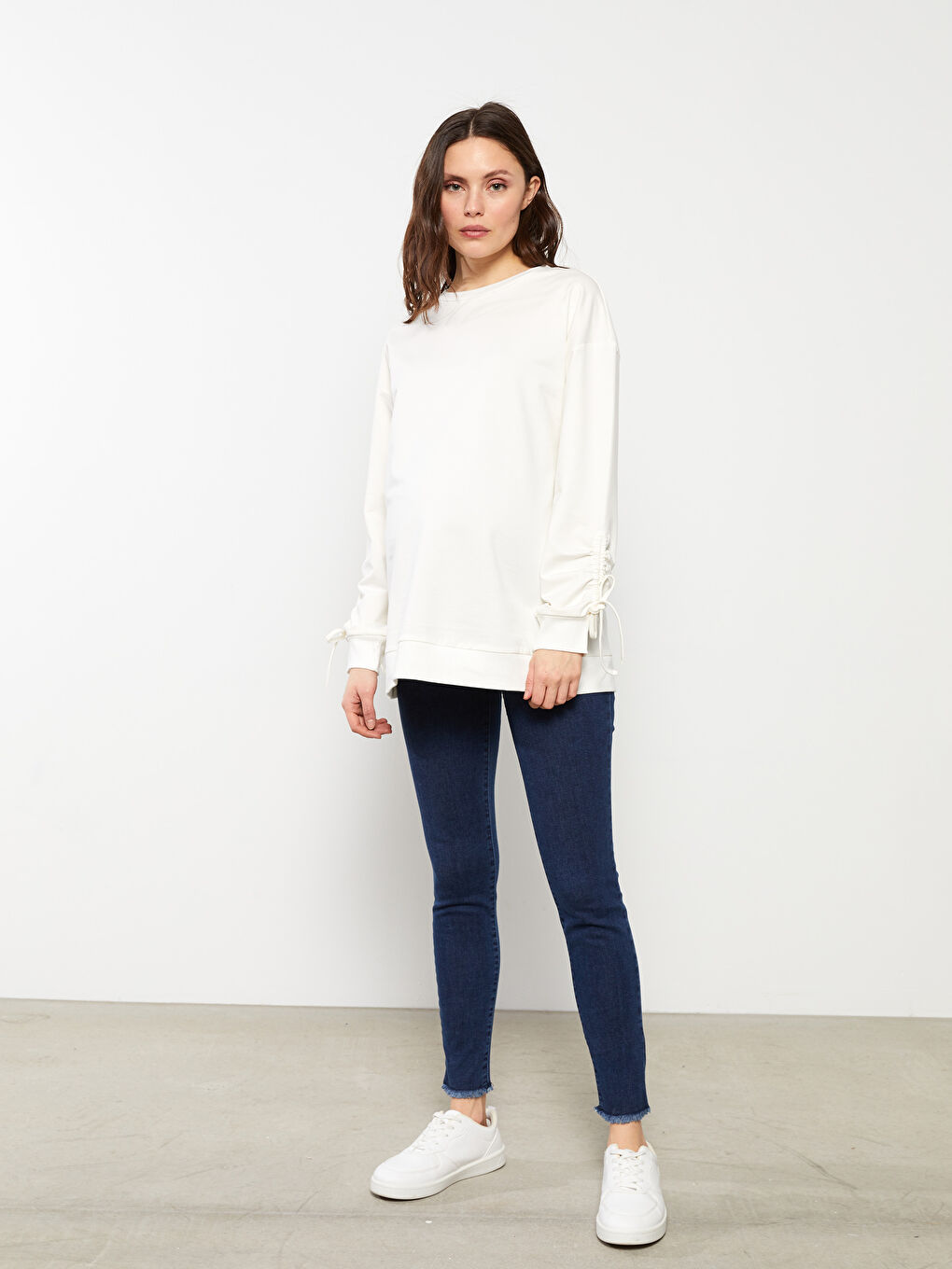 Crew Neck Plain Maternity Sweatshirt-1