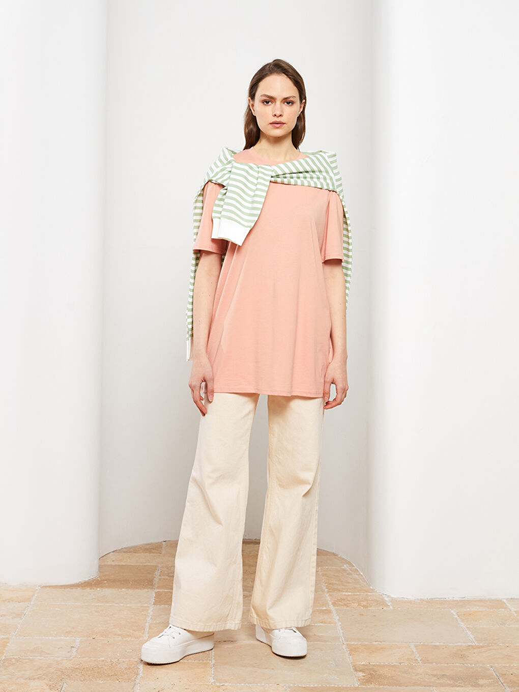 Crew Neck Plain Short Sleeve Women's Tunic-1