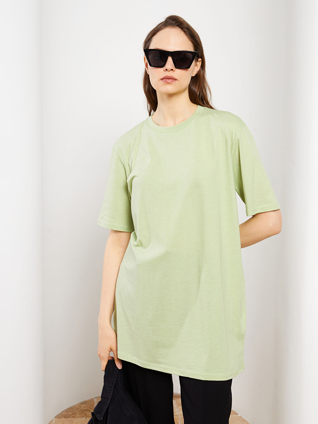 تونيك سادة بياقة دائرية وأكمام قصيرة للسيدات-2