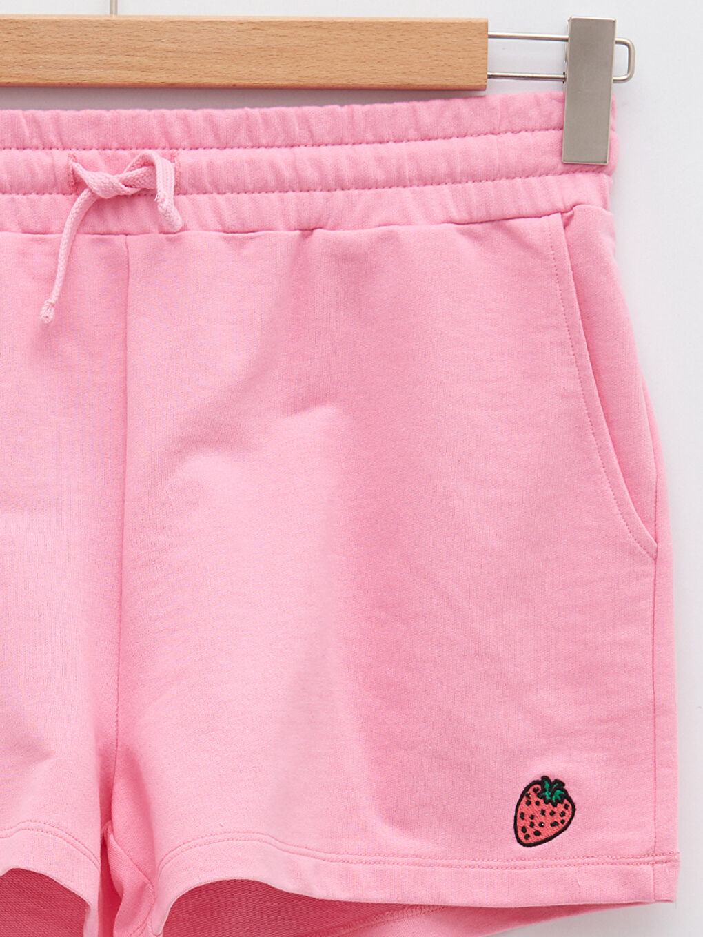 Pembe Beli Lastikli Baskılı Cep Detaylı Kadın Bermuda Şort-7