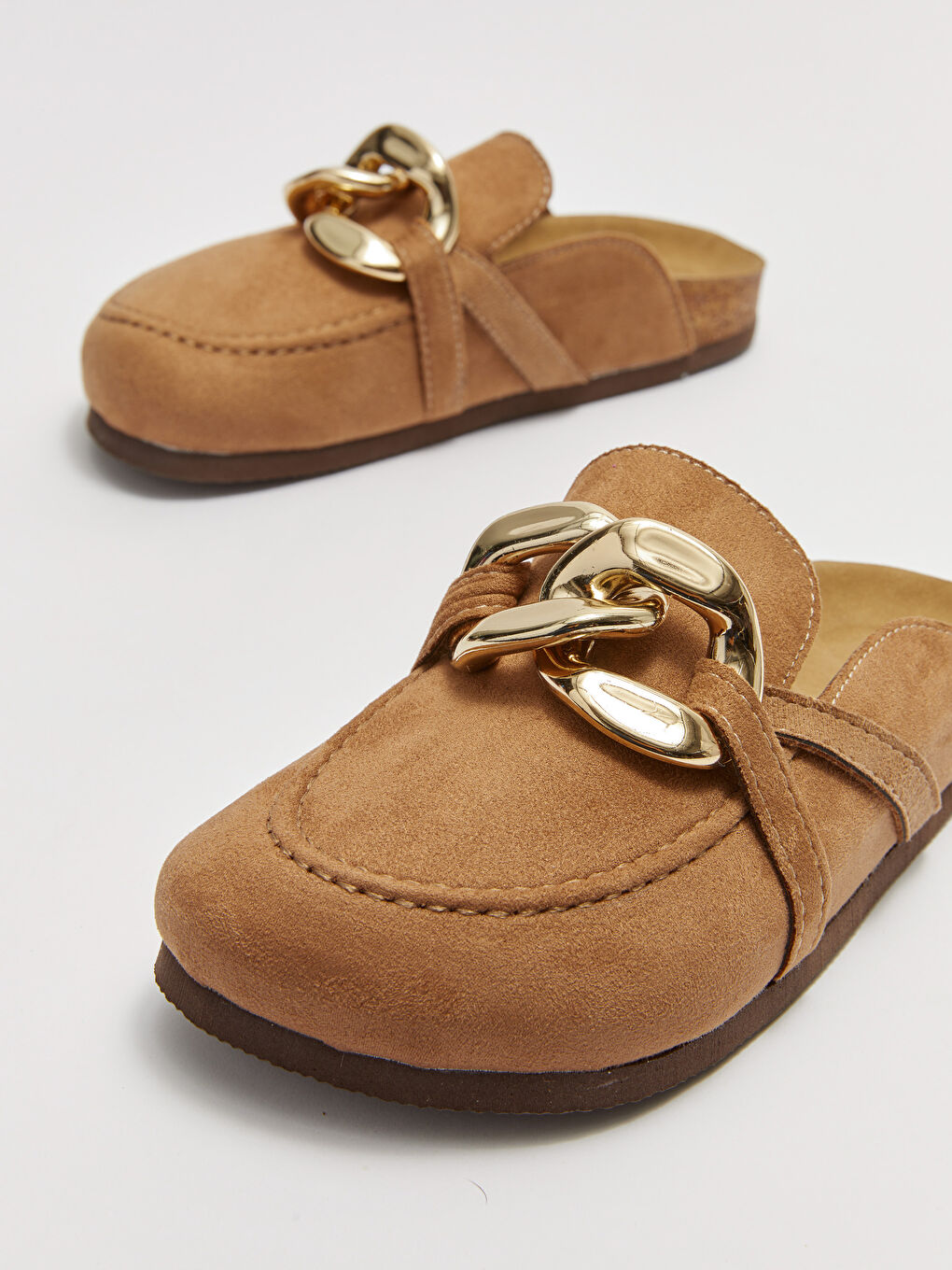 Kahverengi Deri Görünümlü Metal Tokalı Kadın Terlik-2