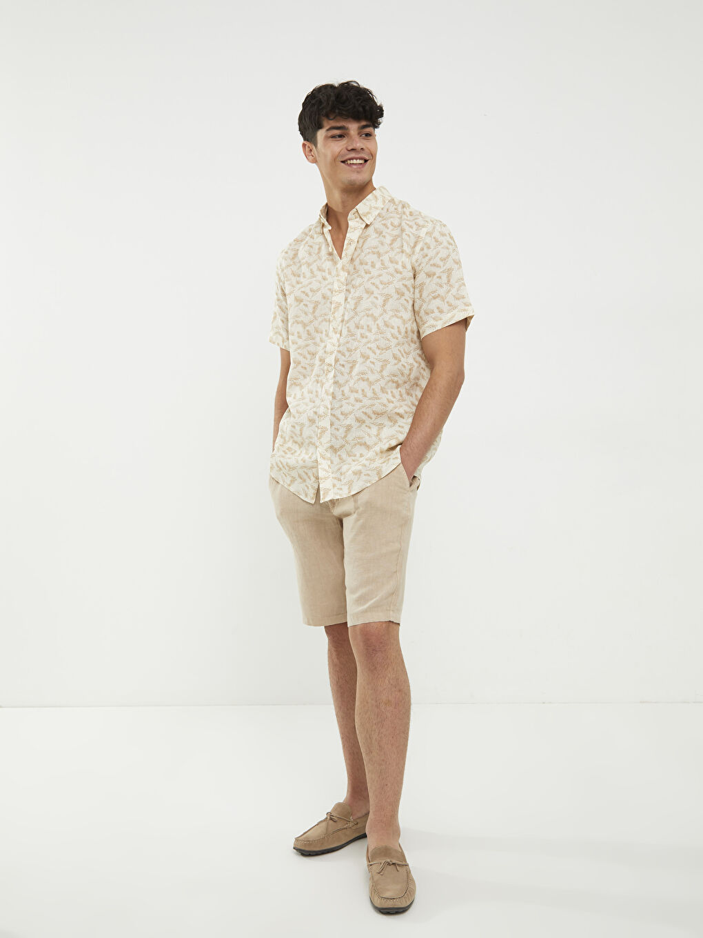 Bej Standart Kalıp Gabardin Erkek Şort