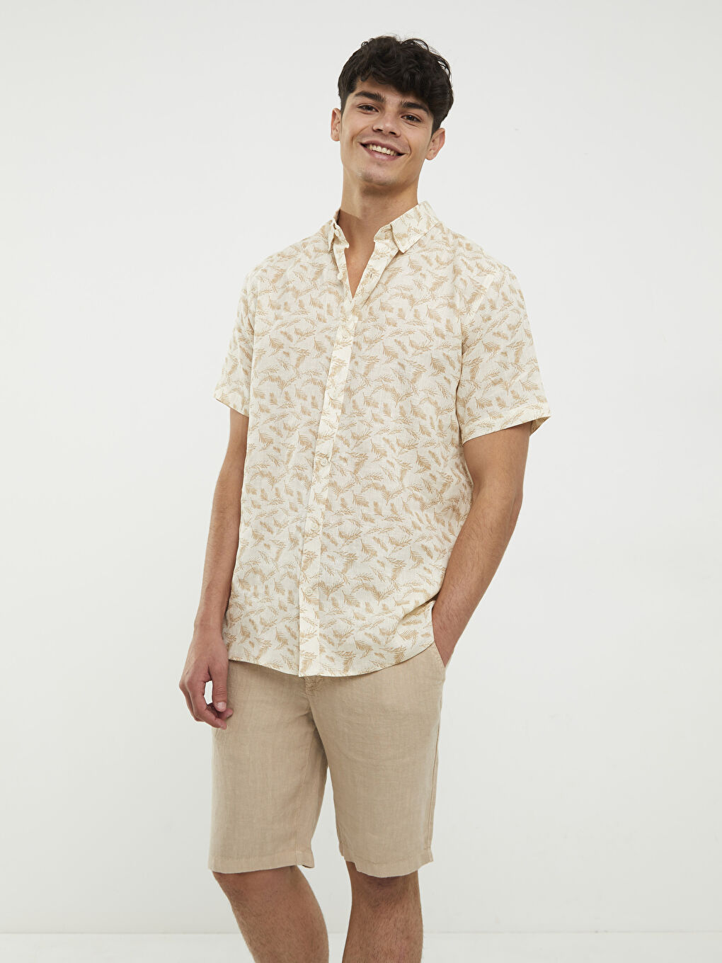 Bej Standart Kalıp Gabardin Erkek Şort-1