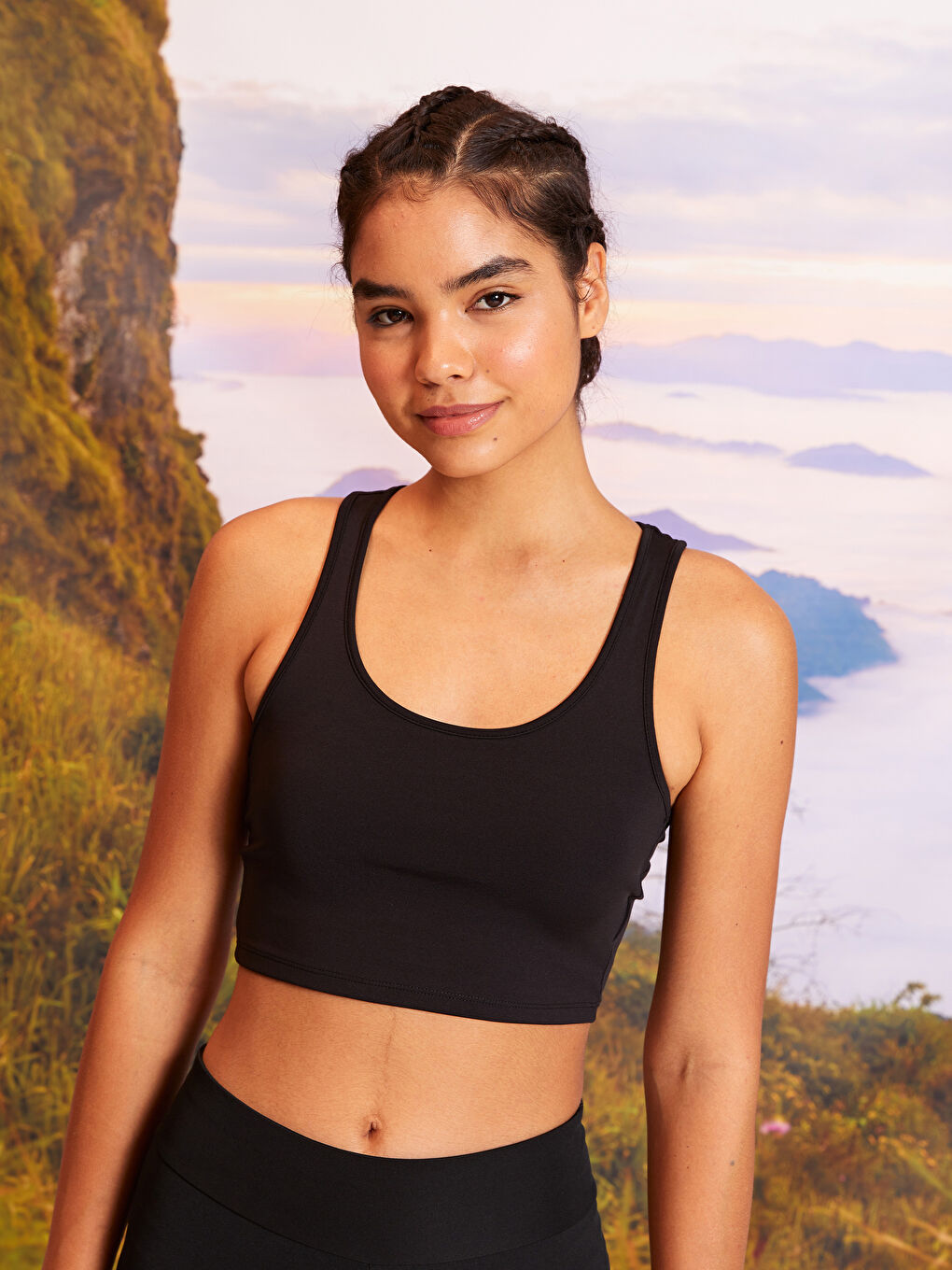 Siyah U Yaka Baskılı Kadın Outdoor Atlet-1