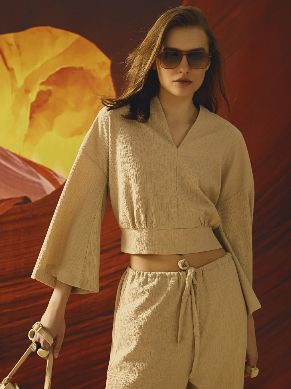 Bej V Yaka Düz Uzun Kollu Kadın Bluz