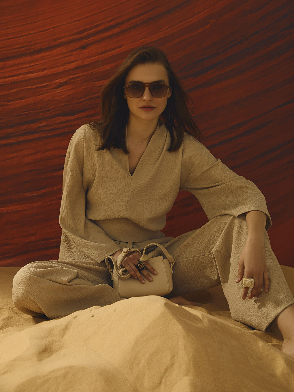 Bej V Yaka Düz Uzun Kollu Kadın Bluz-1