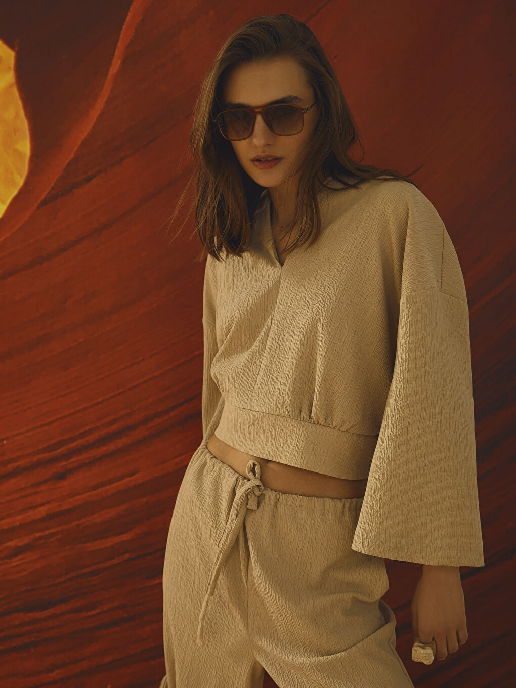 Bej V Yaka Düz Uzun Kollu Kadın Bluz-2