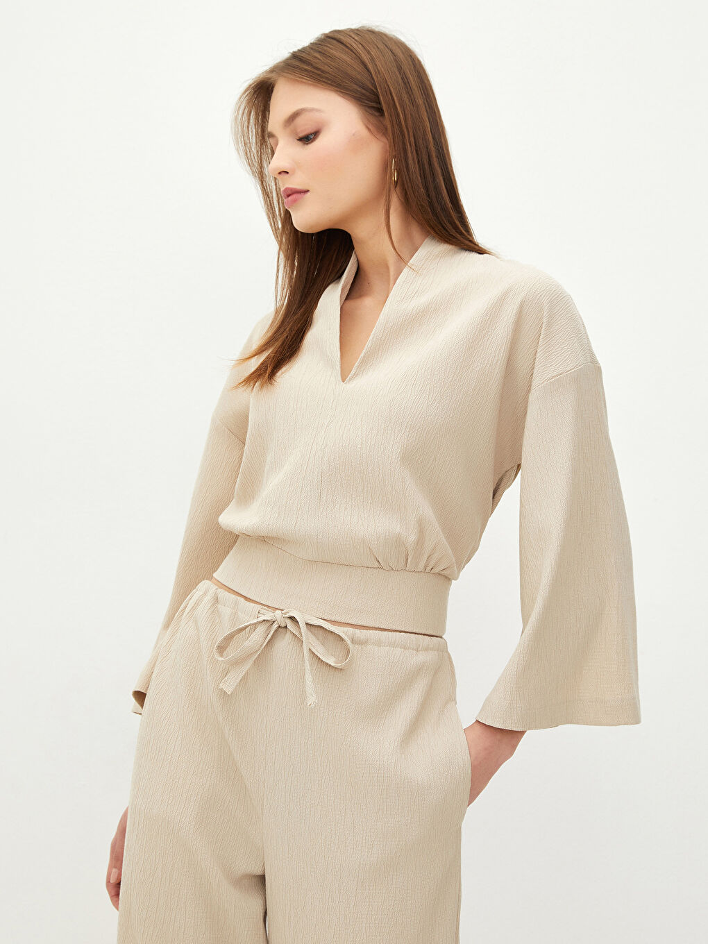 Bej V Yaka Düz Uzun Kollu Kadın Bluz-3