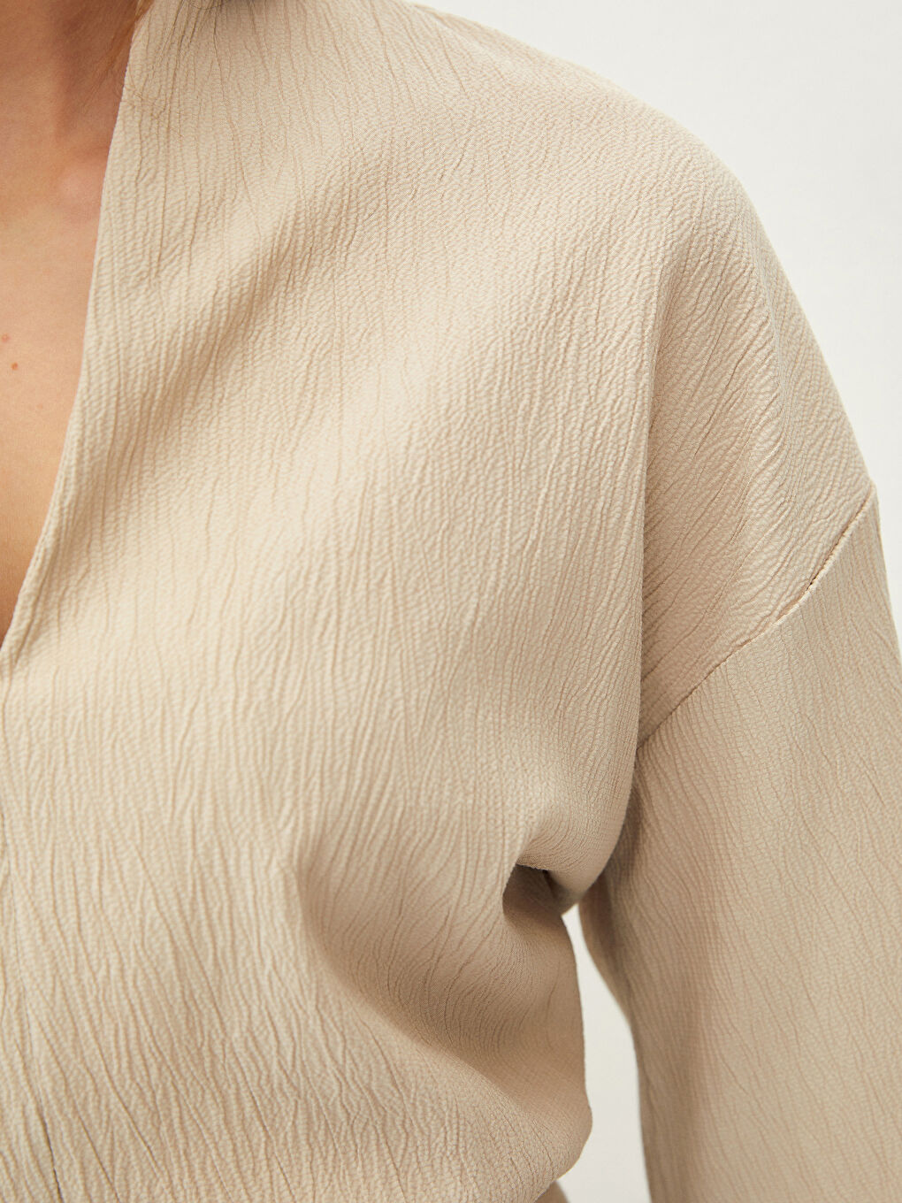 Bej V Yaka Düz Uzun Kollu Kadın Bluz-5