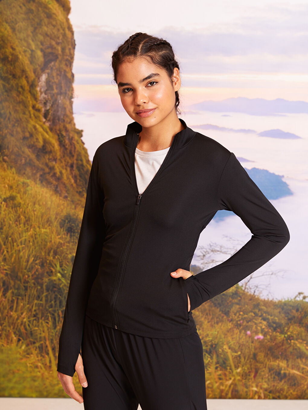 Siyah Dik Yaka Düz Uzun Kollu Kadın Outdoor Hırka-1