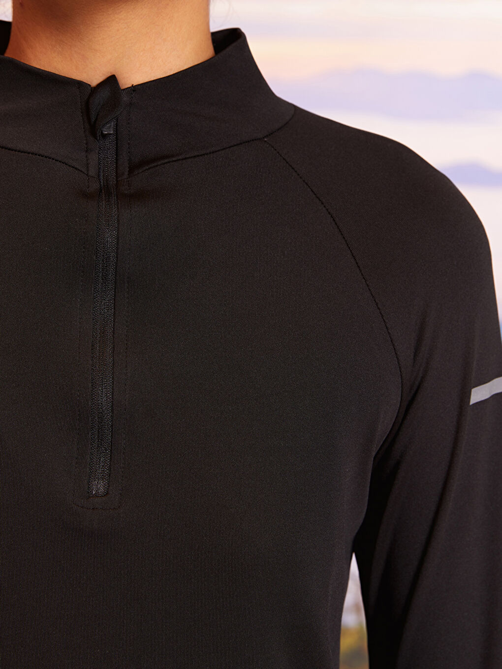 Siyah Dik Yaka Baskılı Uzun Kollu Kadın Outdoor Tişört-3