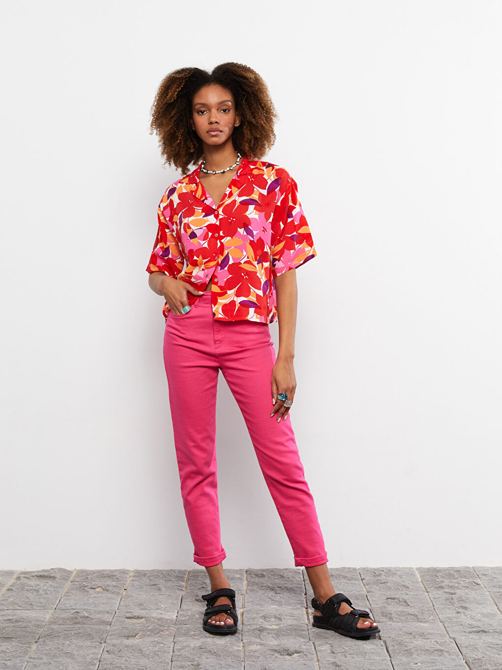 Chemise pour Femmes à Fermeture Boutonnée sur le Devant Imprimée à Manches Courtes en Viscose-3