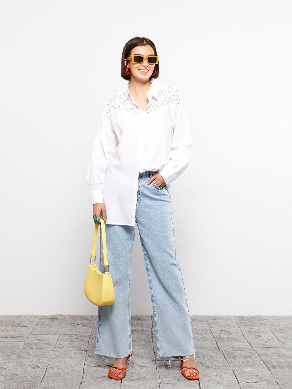 Beyaz Nakışlı Uzun Kollu Poplin Kadın Gömlek Tunik-1