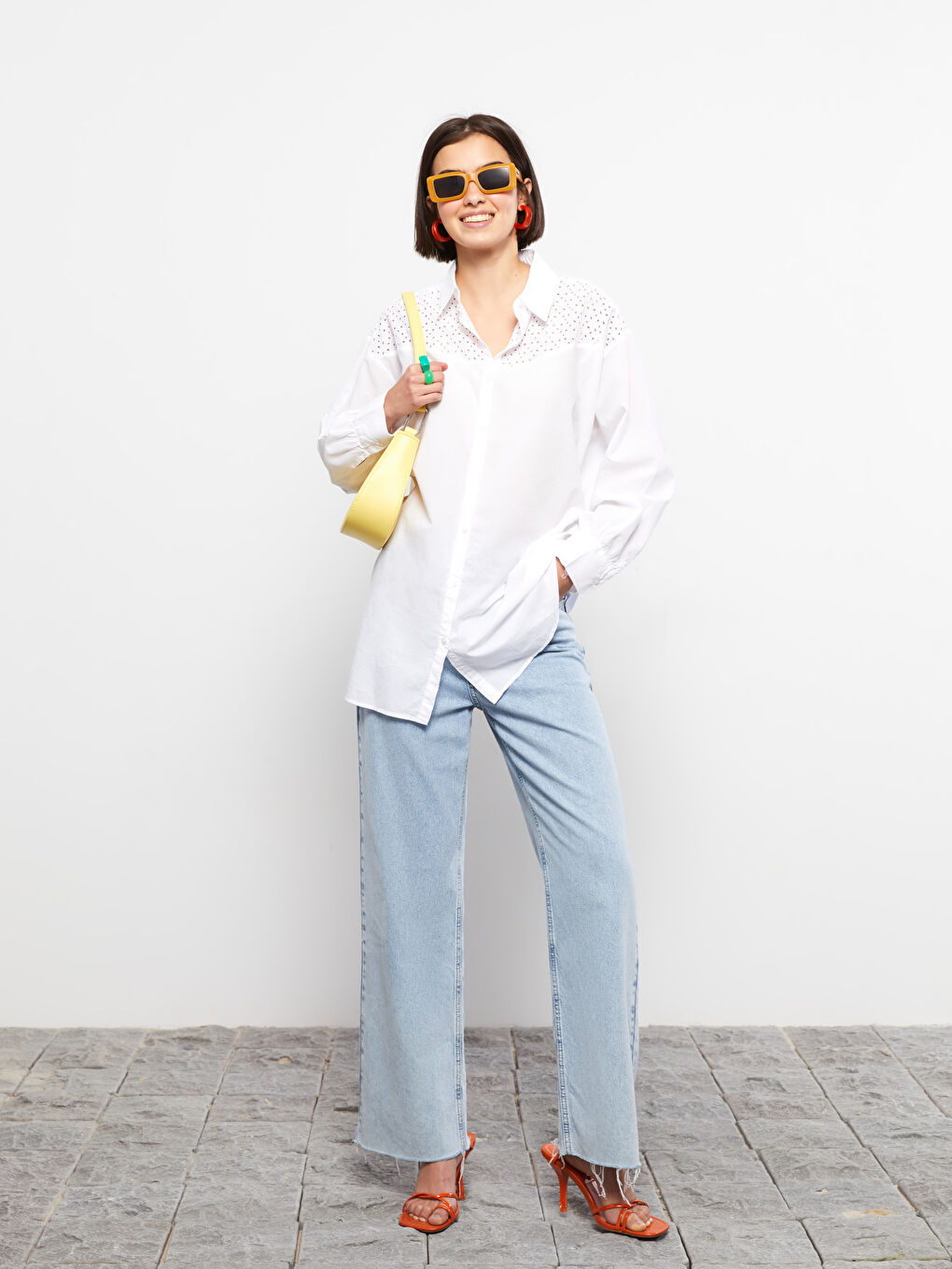 Beyaz Nakışlı Uzun Kollu Poplin Kadın Gömlek Tunik-2