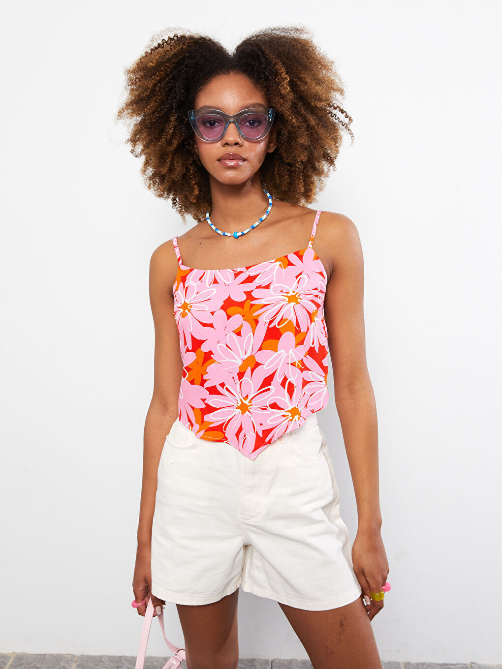 Pembe U Yaka Desenli Askılı Viskon Kadın Bluz-1