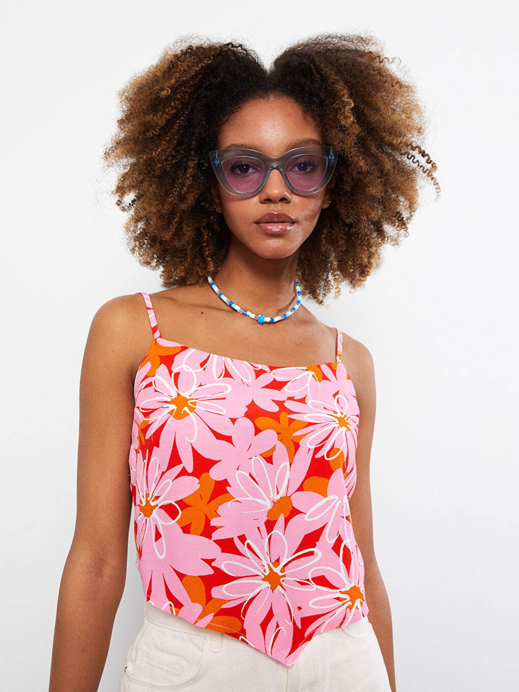 Pembe U Yaka Desenli Askılı Viskon Kadın Bluz-2