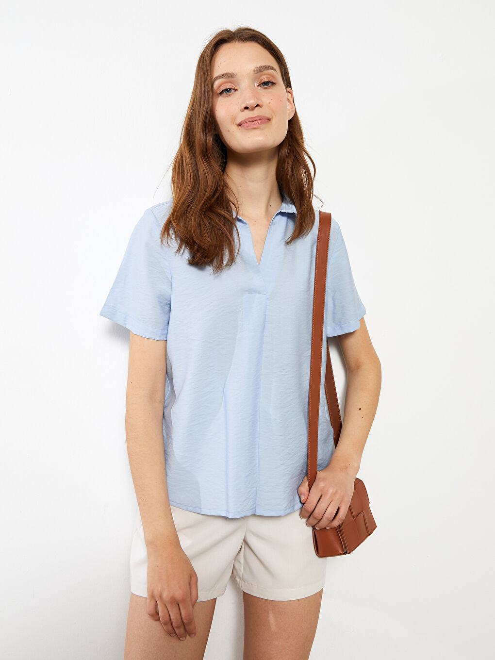LCWAIKIKI Classic Shirt Collar Plain Short Sleeve Crepe Fabric Women's Blouse -S2HE03Z8-G9Q